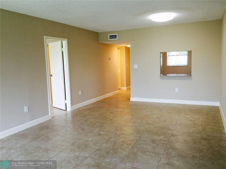 For Rent: $1,700 (1 beds, 1 baths, 850 Square Feet)