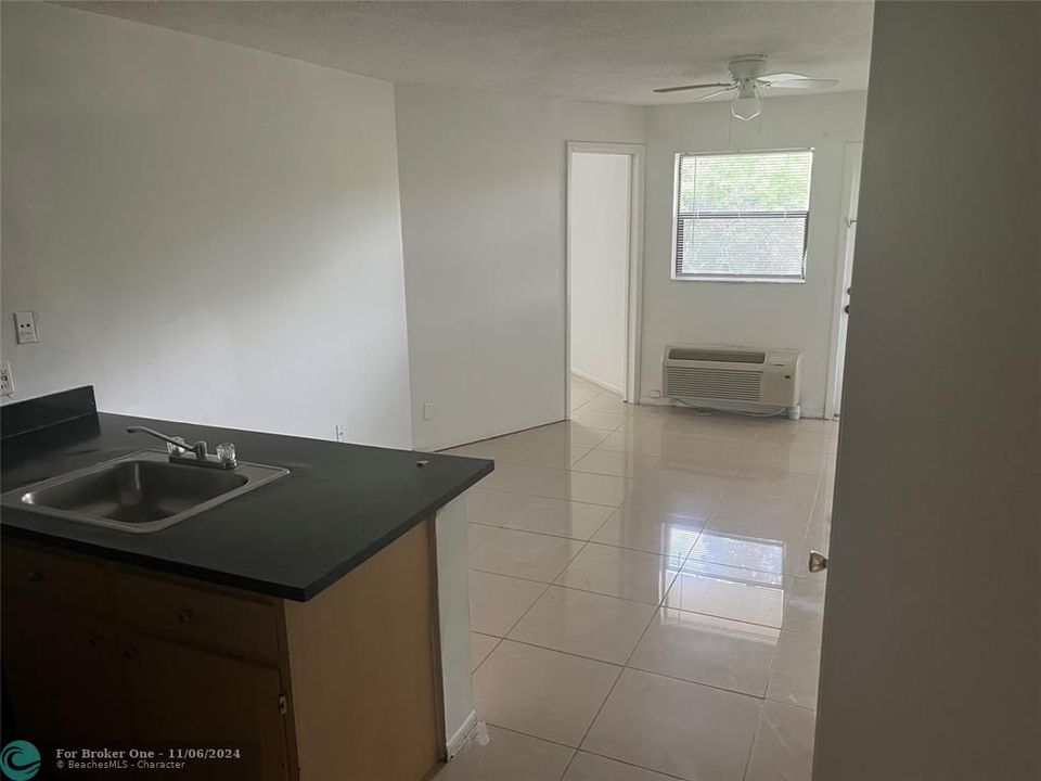 For Rent: $1,500 (1 beds, 1 baths, 470 Square Feet)