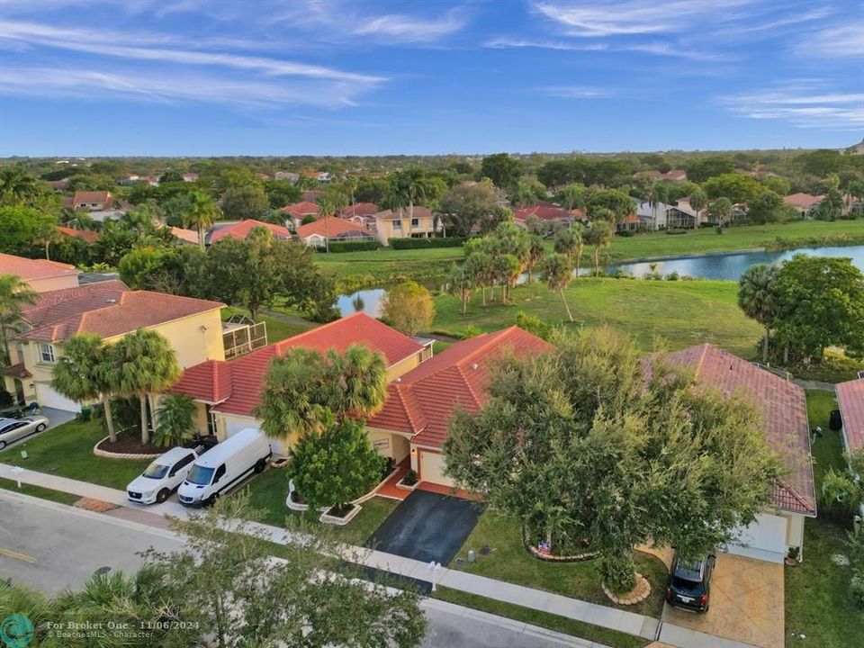 For Sale: $550,000 (3 beds, 2 baths, 1662 Square Feet)