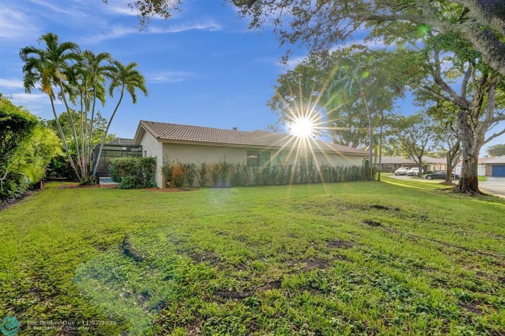 For Sale: $799,999 (4 beds, 2 baths, 2328 Square Feet)