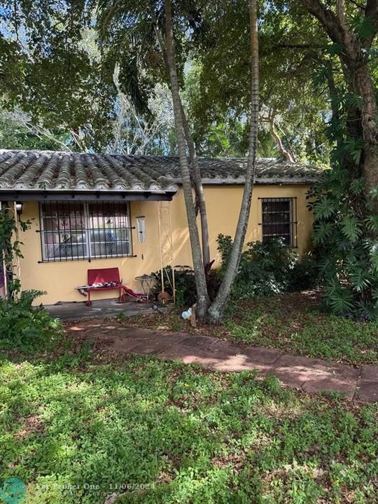 En Venta: $379,900 (3 camas, 2 baños, 1077 Pies cuadrados)