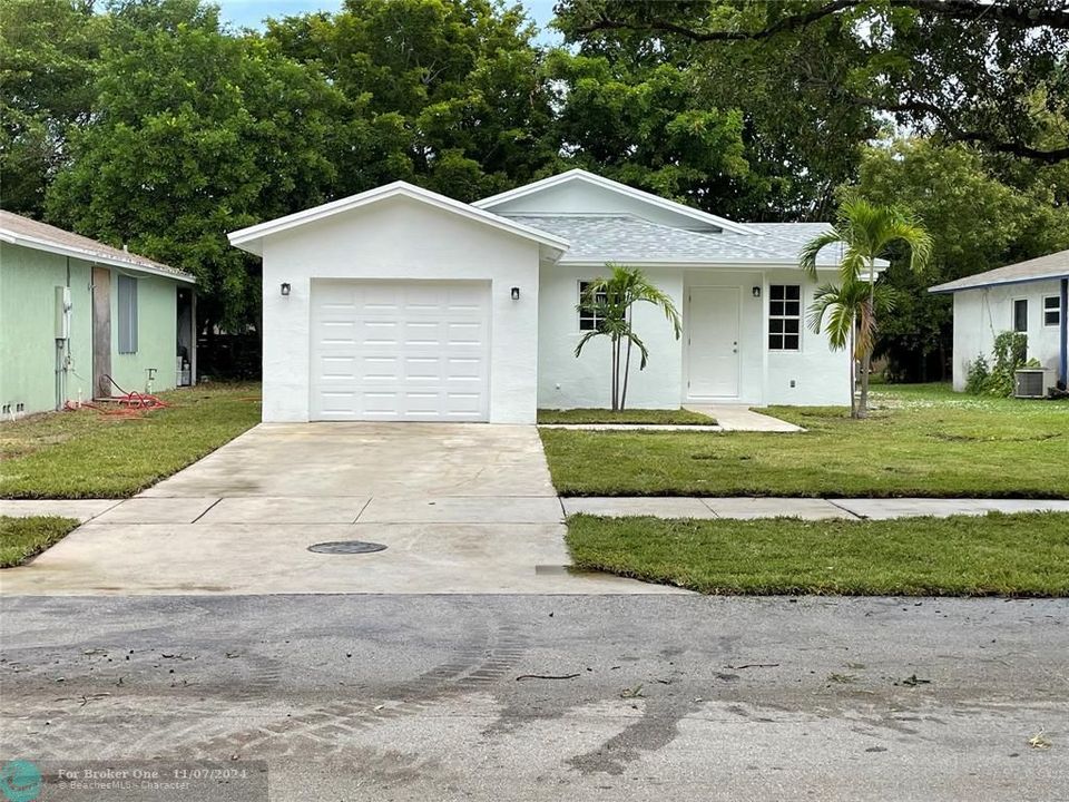 For Sale: $479,000 (4 beds, 2 baths, 1217 Square Feet)