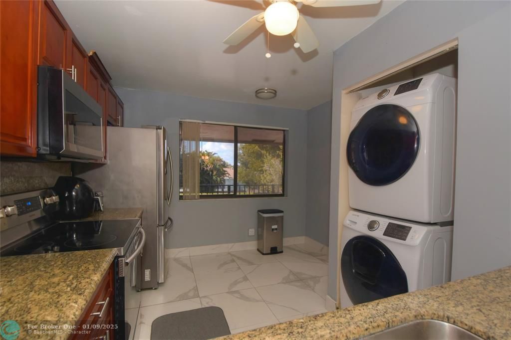 Active With Contract: $189,000 (2 beds, 2 baths, 1019 Square Feet)