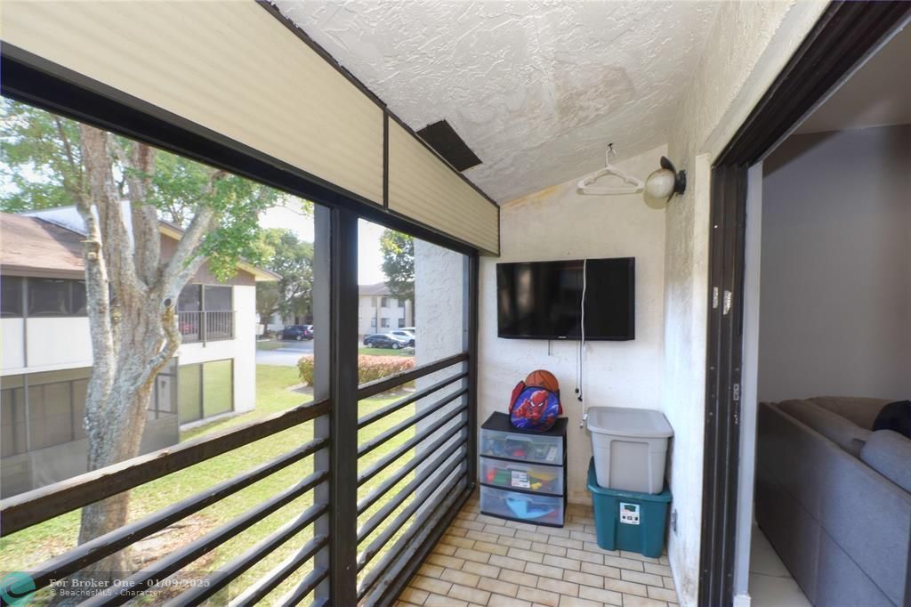 Active With Contract: $189,000 (2 beds, 2 baths, 1019 Square Feet)