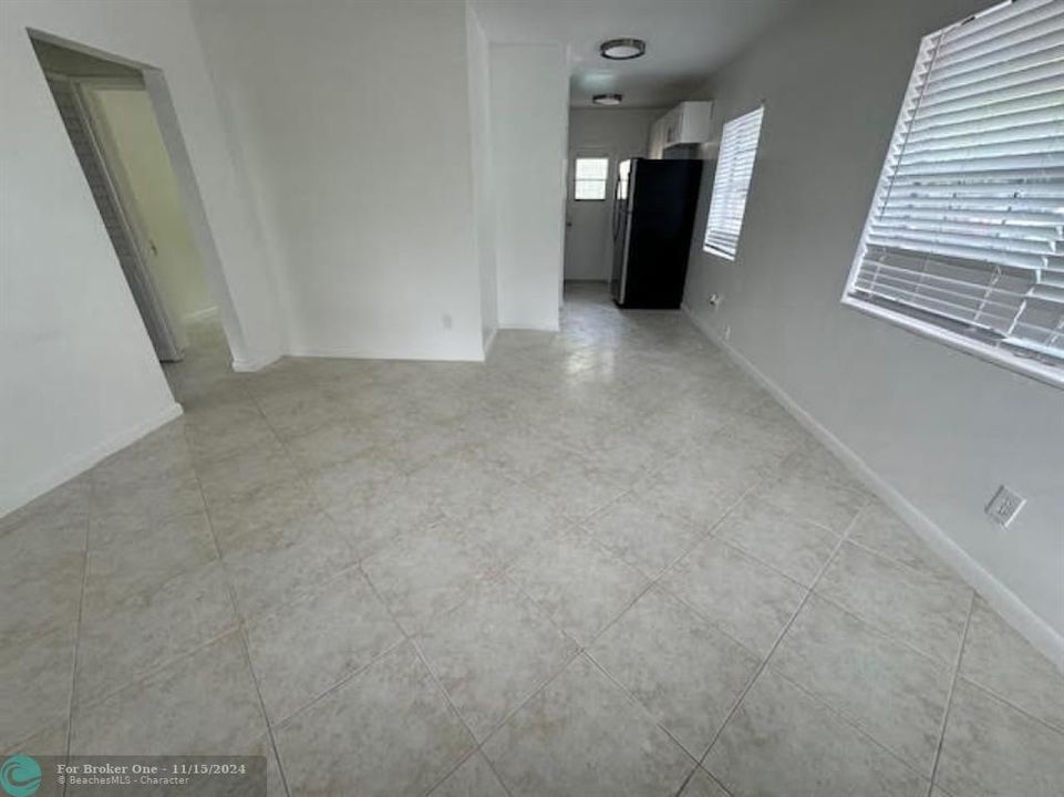 For Rent: $1,695 (1 beds, 1 baths, 684 Square Feet)