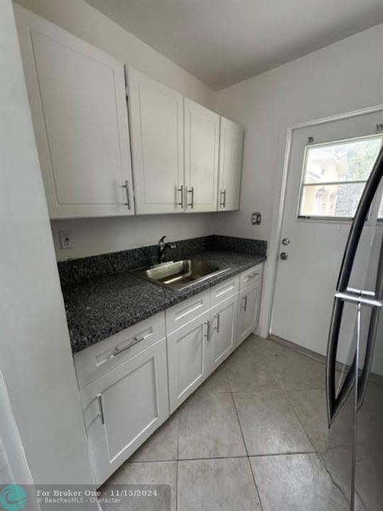 For Rent: $1,695 (1 beds, 1 baths, 684 Square Feet)