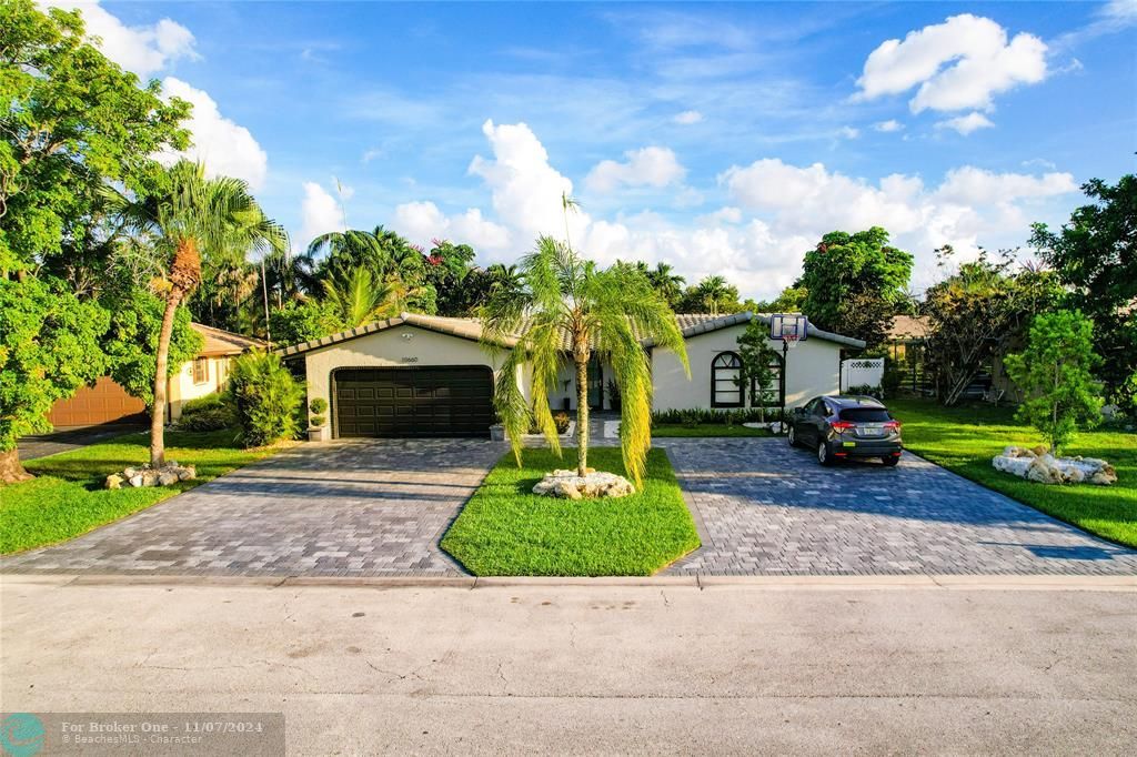 For Sale: $789,000 (4 beds, 2 baths, 1885 Square Feet)