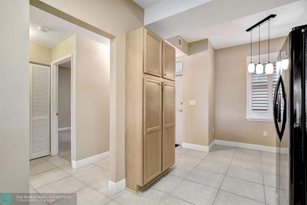 For Sale: $230,000 (2 beds, 2 baths, 1090 Square Feet)