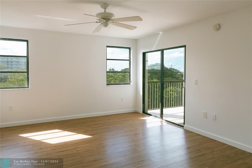 For Sale: $284,000 (2 beds, 2 baths, 1347 Square Feet)