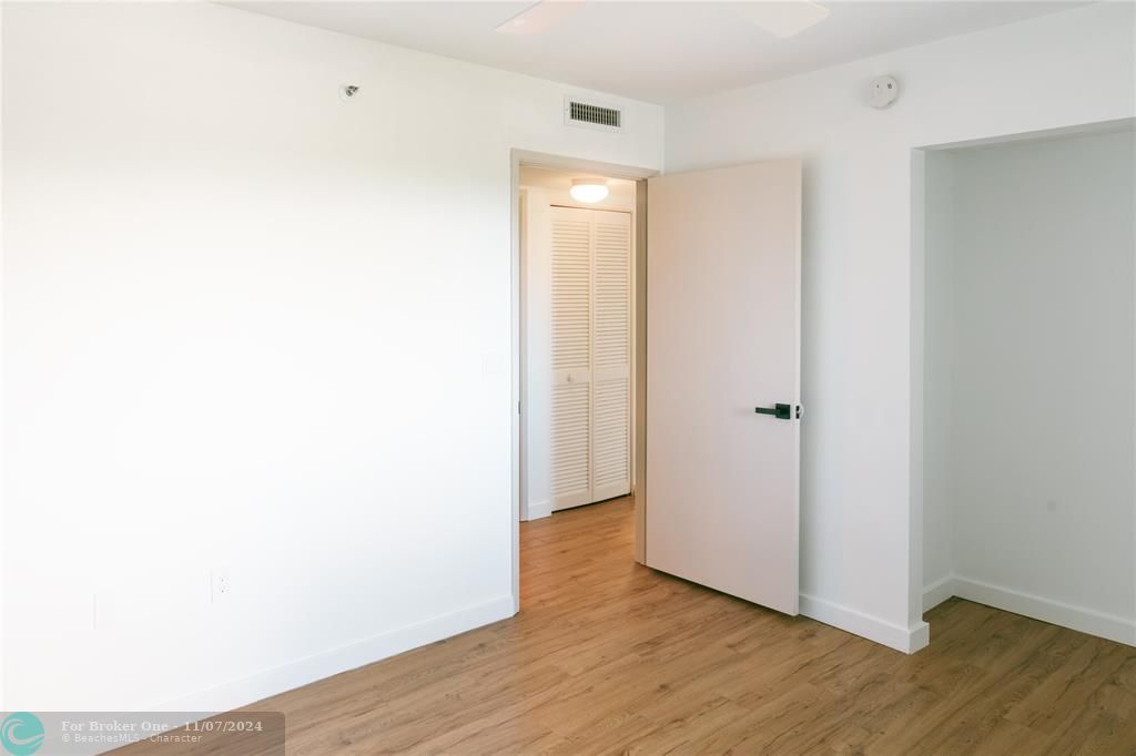 For Sale: $284,000 (2 beds, 2 baths, 1347 Square Feet)