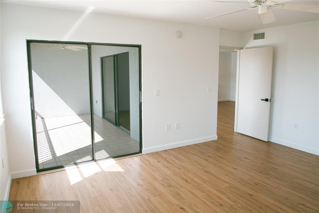 For Sale: $284,000 (2 beds, 2 baths, 1347 Square Feet)