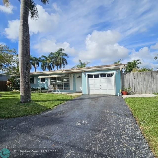 For Sale: $939,000 (2 beds, 2 baths, 1478 Square Feet)