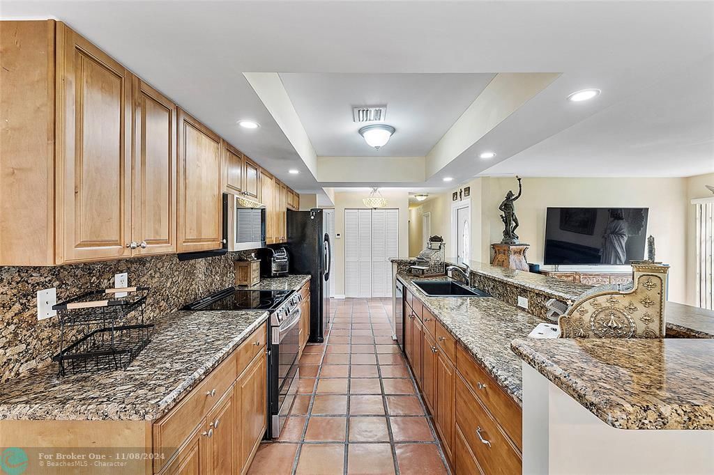 For Sale: $479,900 (2 beds, 2 baths, 1664 Square Feet)