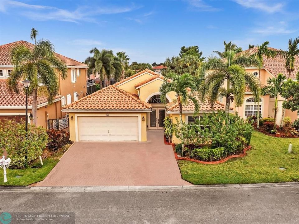 For Sale: $650,000 (3 beds, 2 baths, 1862 Square Feet)