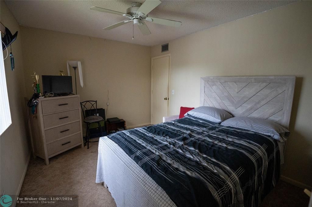 For Rent: $2,000 (2 beds, 2 baths, 1115 Square Feet)