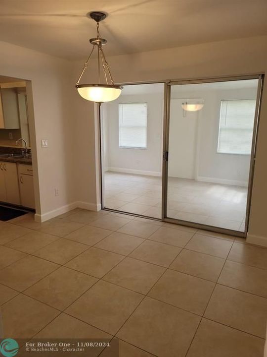 For Rent: $3,100 (3 beds, 2 baths, 1206 Square Feet)