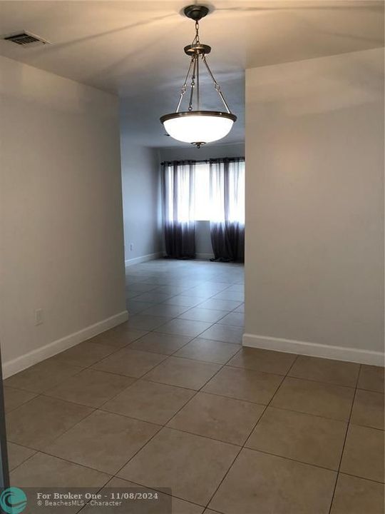 For Rent: $3,100 (3 beds, 2 baths, 1206 Square Feet)