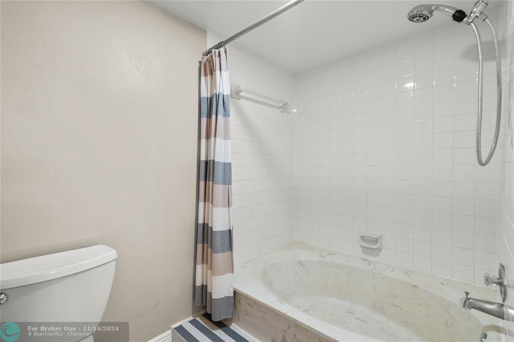 For Rent: $2,500 (2 beds, 2 baths, 1292 Square Feet)