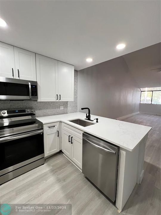 Active With Contract: $2,800 (3 beds, 2 baths, 1336 Square Feet)