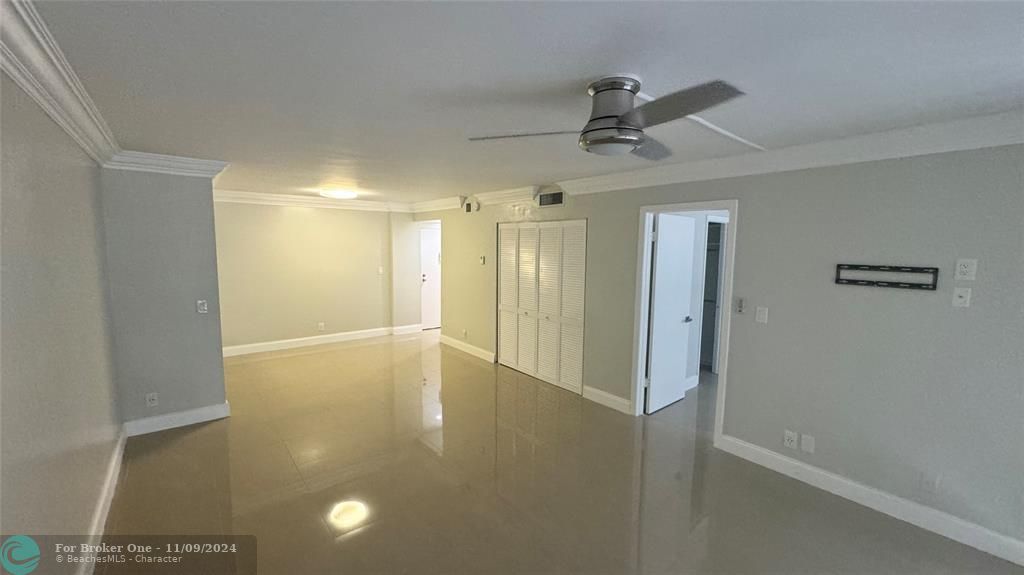 For Rent: $1,800 (1 beds, 1 baths, 822 Square Feet)