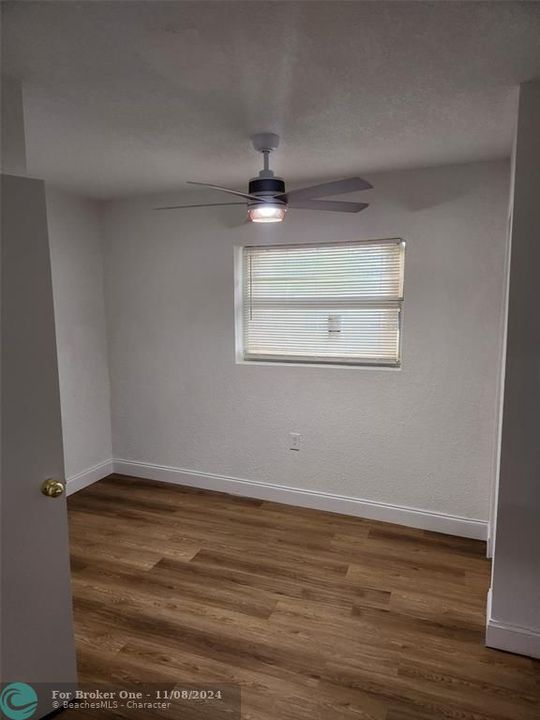 For Sale: $334,900 (3 beds, 1 baths, 950 Square Feet)