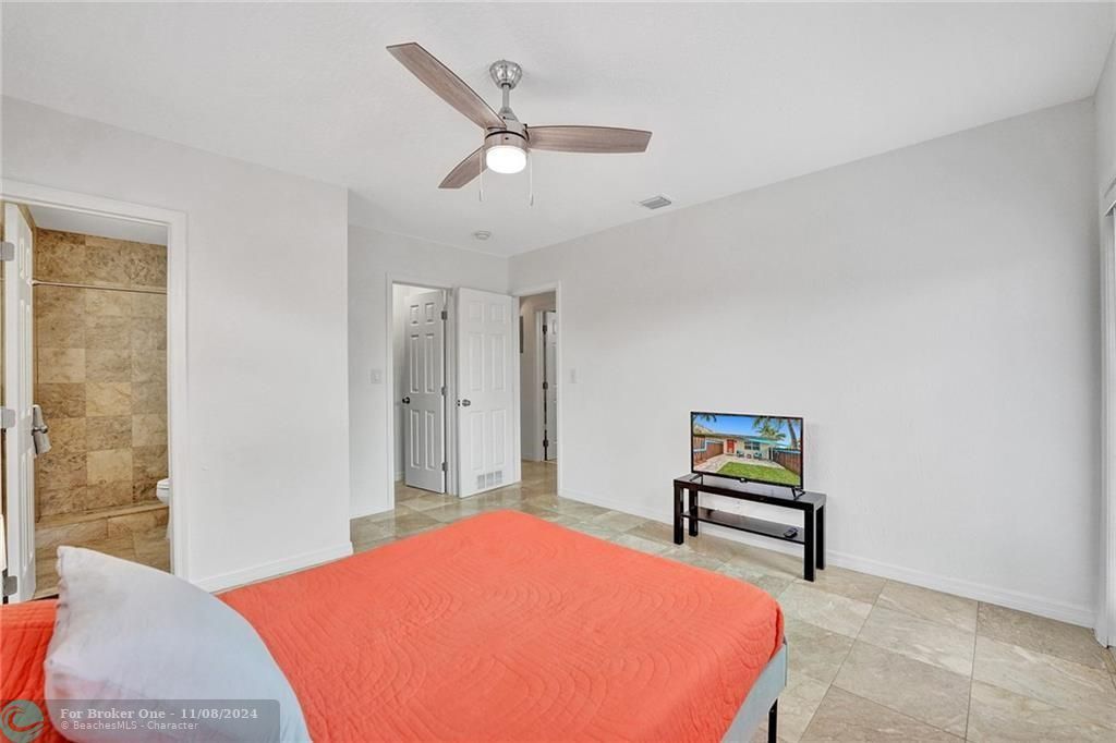 For Rent: $2,200 (2 beds, 2 baths, 781 Square Feet)