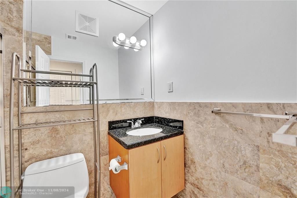 For Rent: $2,200 (2 beds, 2 baths, 781 Square Feet)