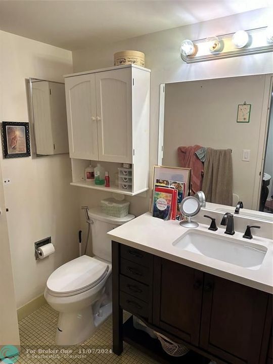 For Sale: $115,000 (1 beds, 1 baths, 705 Square Feet)