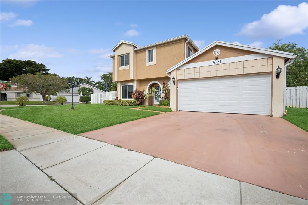 For Sale: $595,000 (3 beds, 2 baths, 1798 Square Feet)