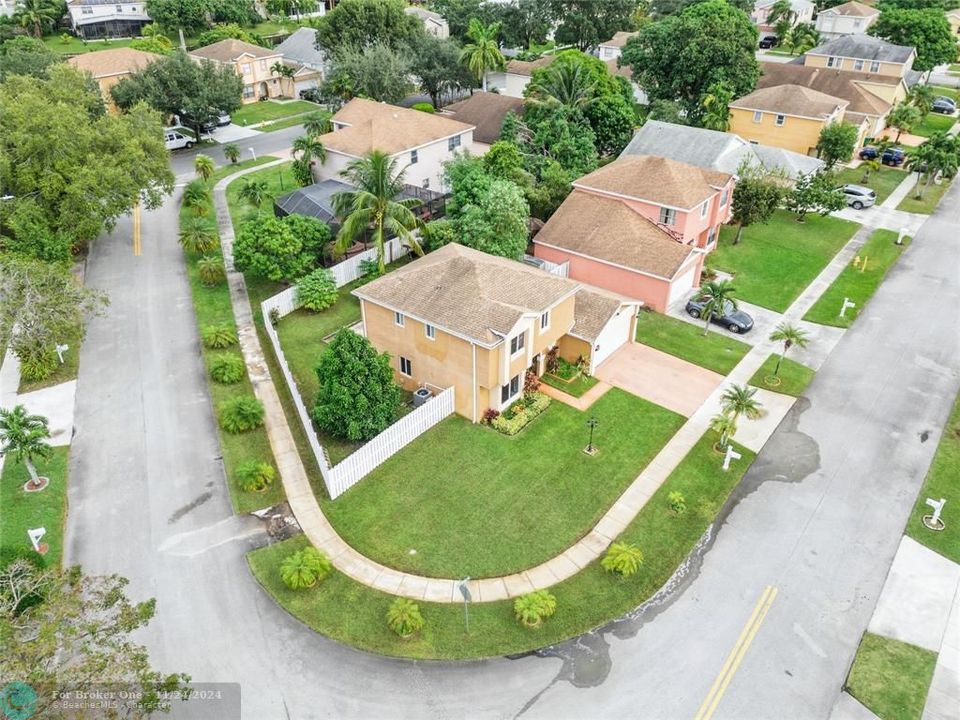 For Sale: $595,000 (3 beds, 2 baths, 1798 Square Feet)