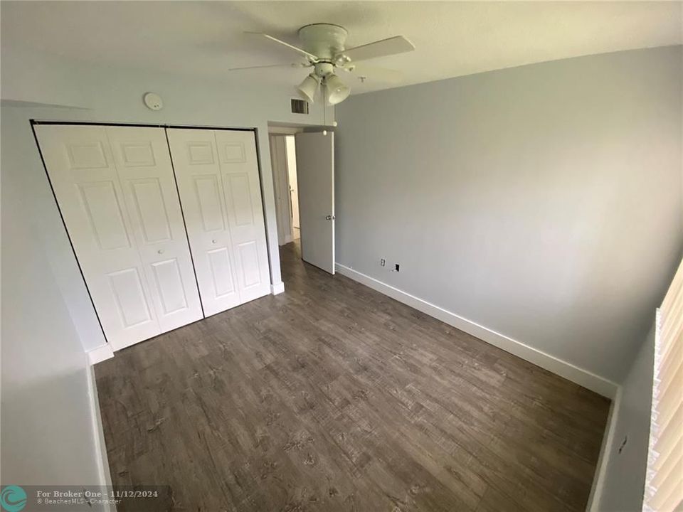 For Rent: $2,200 (2 beds, 1 baths, 830 Square Feet)