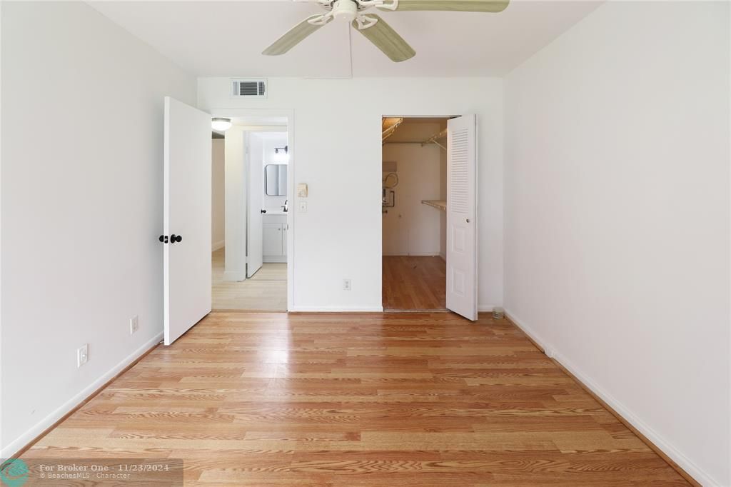 For Sale: $169,500 (2 beds, 1 baths, 954 Square Feet)