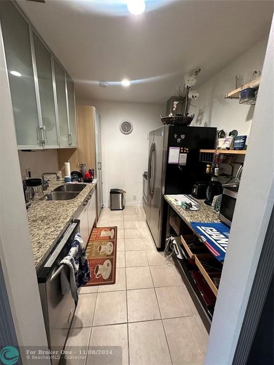 For Rent: $3,500 (1 beds, 1 baths, 850 Square Feet)