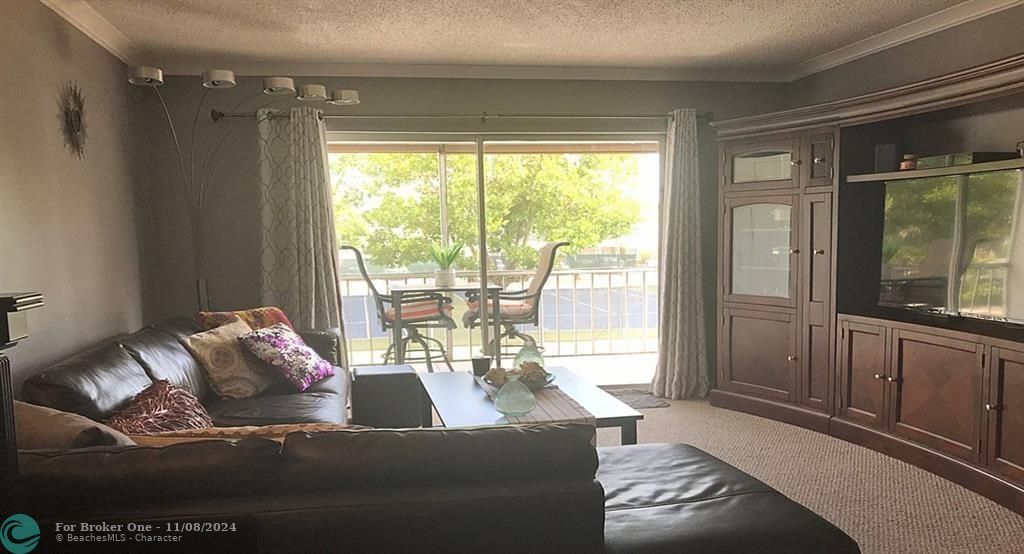 For Rent: $3,500 (1 beds, 1 baths, 850 Square Feet)