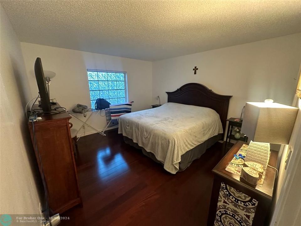 For Rent: $3,500 (1 beds, 1 baths, 850 Square Feet)