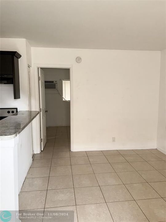 For Rent: $1,375 (1 beds, 1 baths, 407 Square Feet)