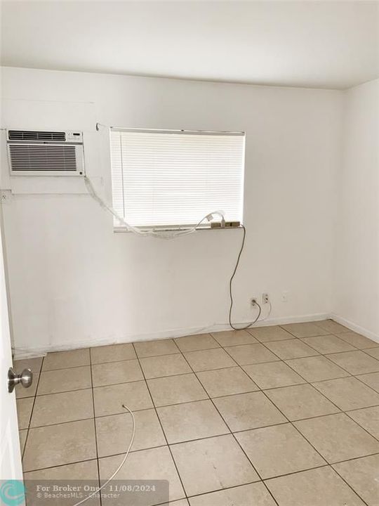 For Rent: $1,375 (1 beds, 1 baths, 407 Square Feet)