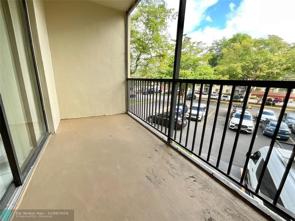 For Rent: $2,505 (2 beds, 2 baths, 1002 Square Feet)