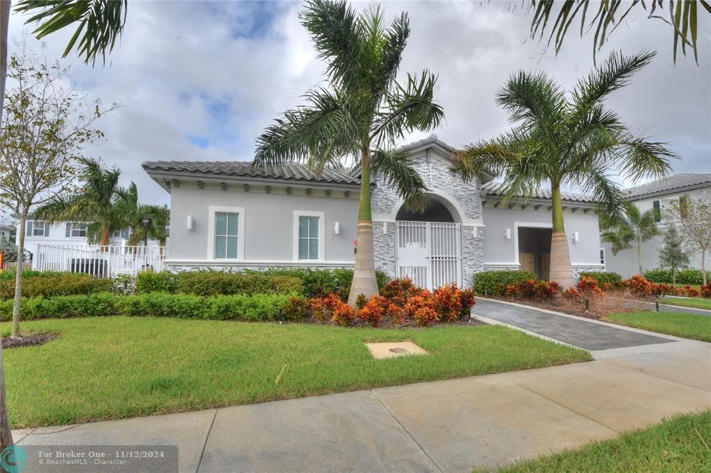 For Sale: $610,000 (3 beds, 2 baths, 1344 Square Feet)