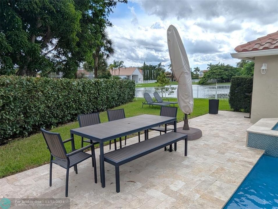 En Venta: $1,550,000 (4 camas, 3 baños, 2785 Pies cuadrados)