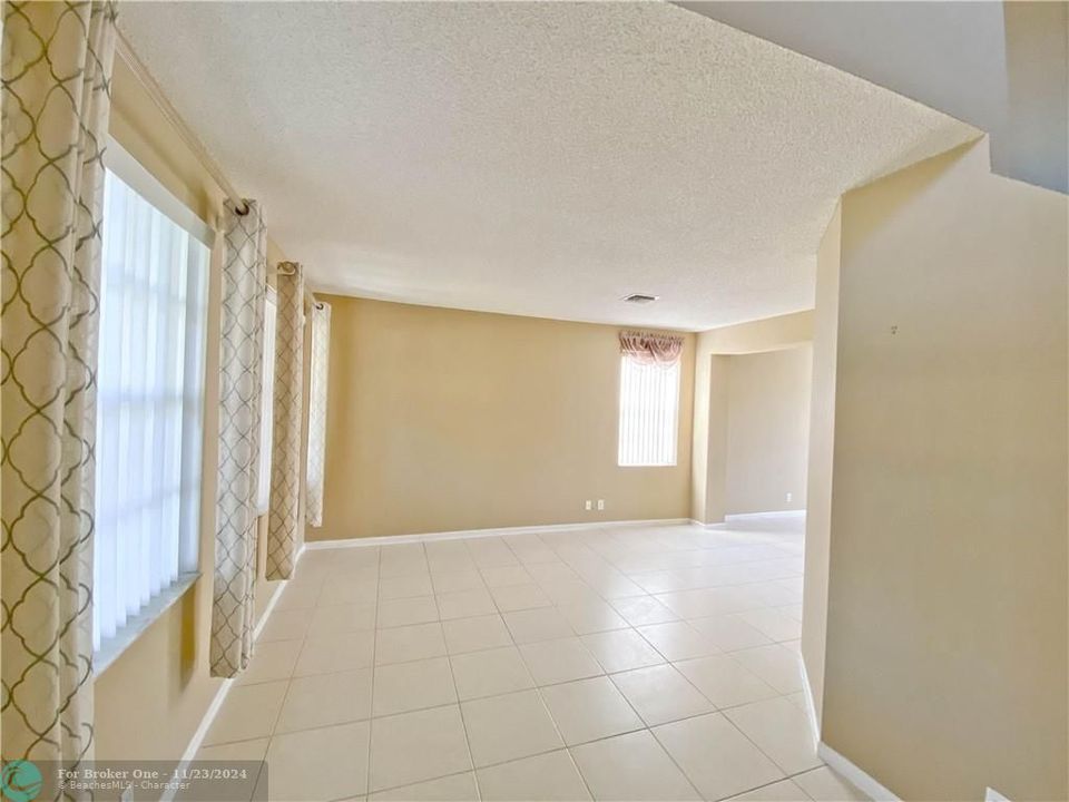 For Rent: $5,400 (4 beds, 2 baths, 2661 Square Feet)