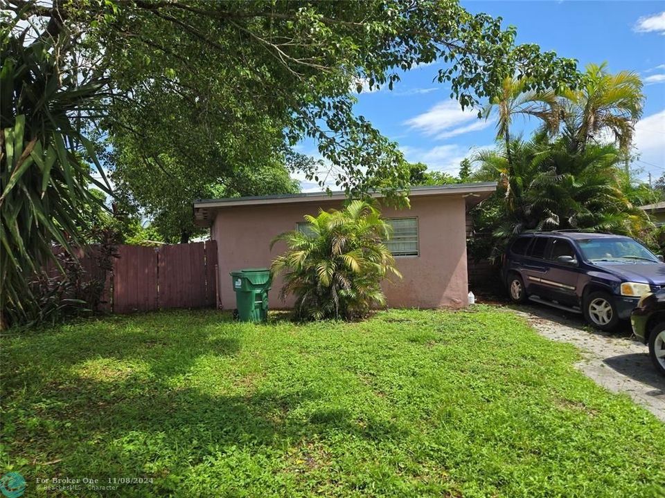 For Sale: $439,000 (4 beds, 2 baths, 1976 Square Feet)