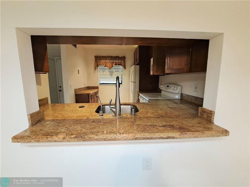 For Rent: $2,150 (2 beds, 2 baths, 787 Square Feet)