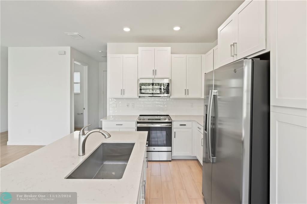 For Rent: $4,366 (3 beds, 2 baths, 1640 Square Feet)