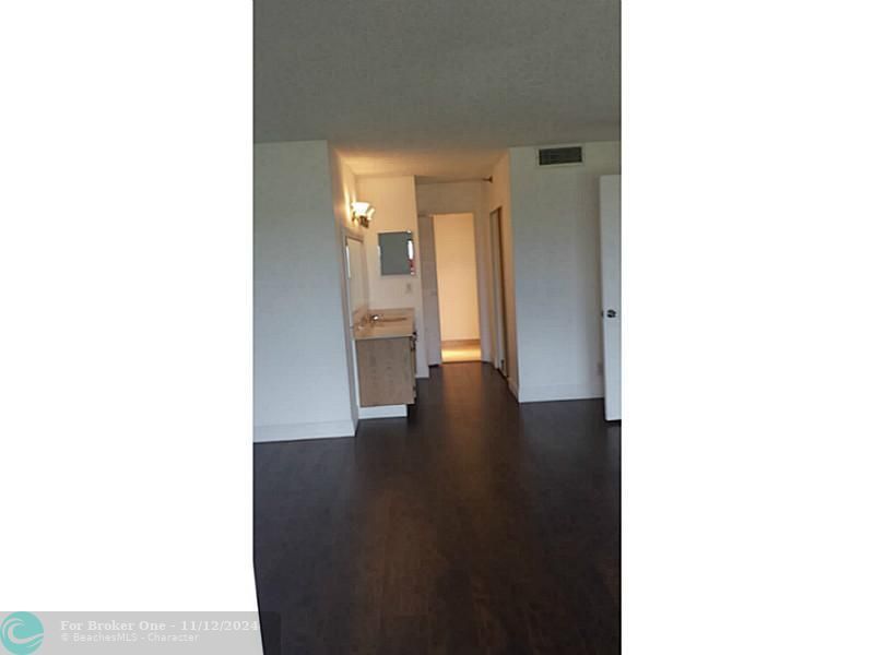 For Rent: $2,450 (2 beds, 2 baths, 1190 Square Feet)