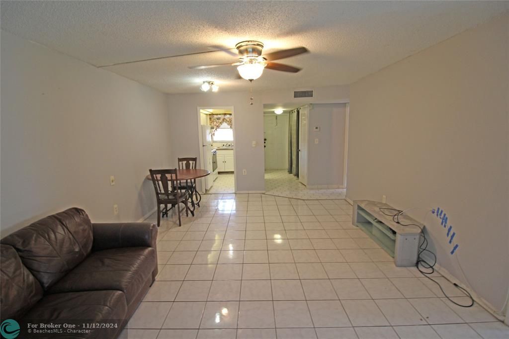 For Sale: $145,000 (2 beds, 2 baths, 850 Square Feet)