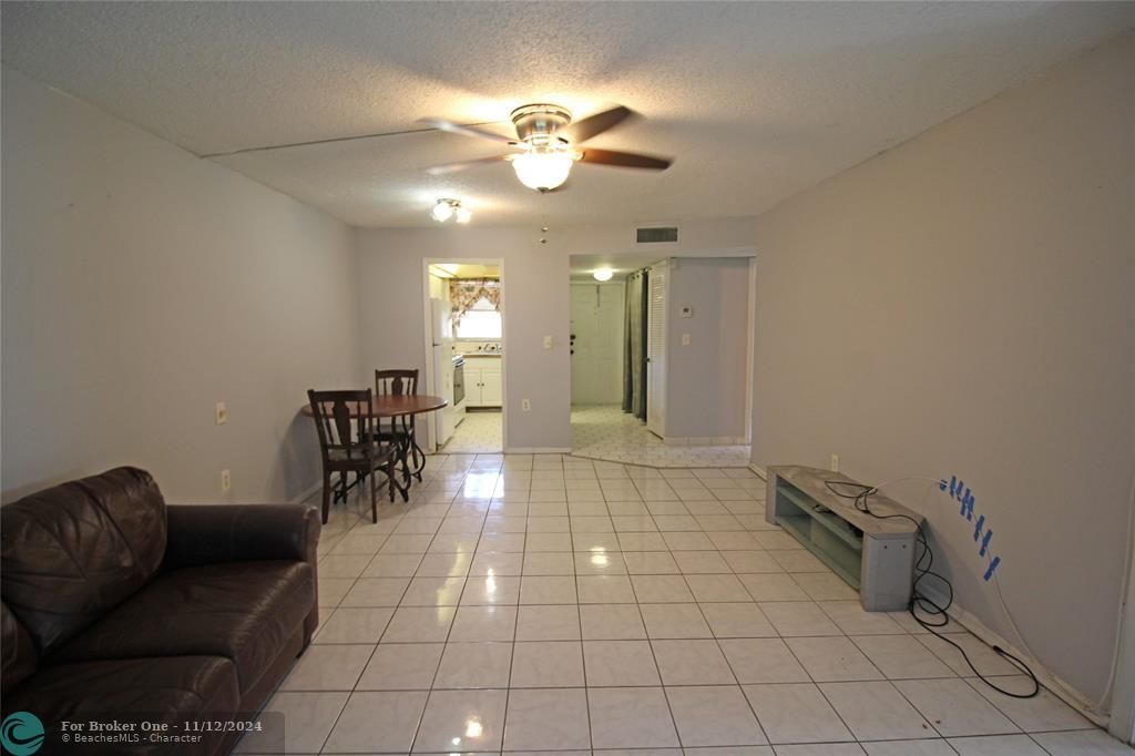 For Sale: $145,000 (2 beds, 2 baths, 850 Square Feet)