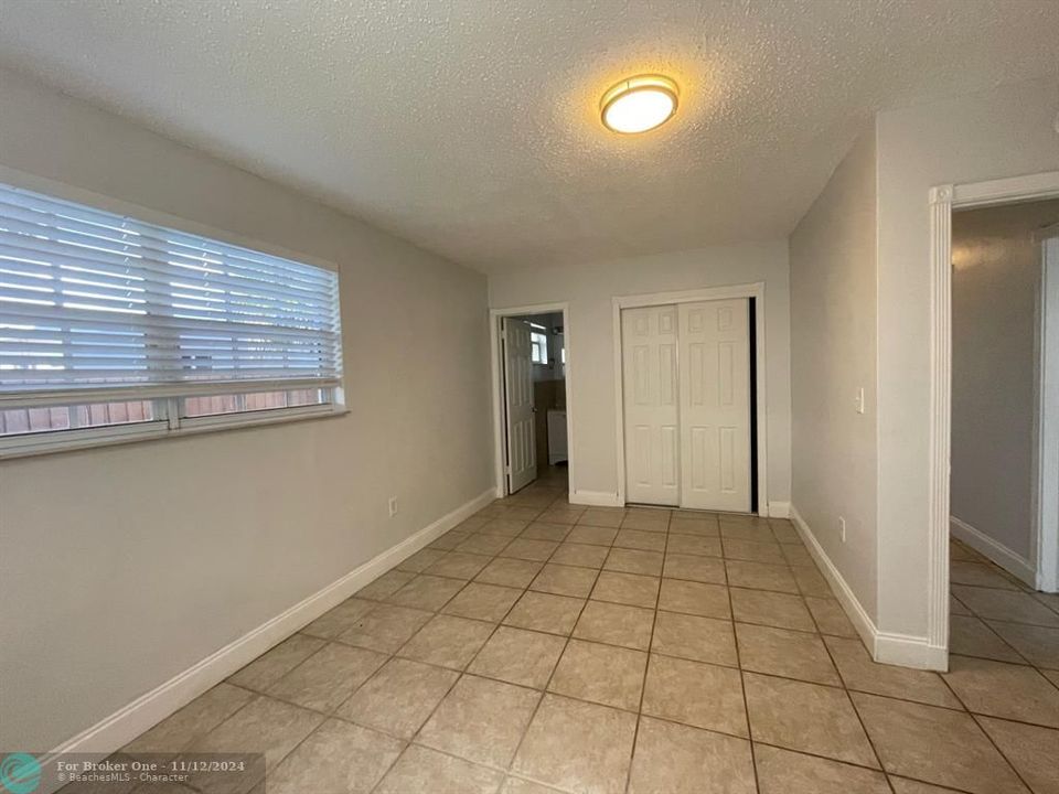 For Rent: $3,500 (3 beds, 2 baths, 1215 Square Feet)