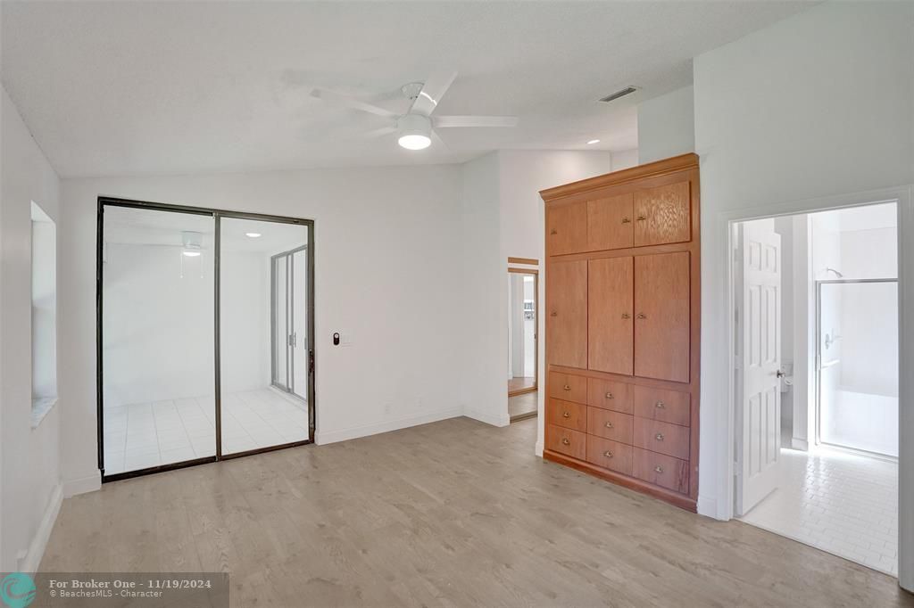 For Sale: $339,900 (2 beds, 2 baths, 1415 Square Feet)