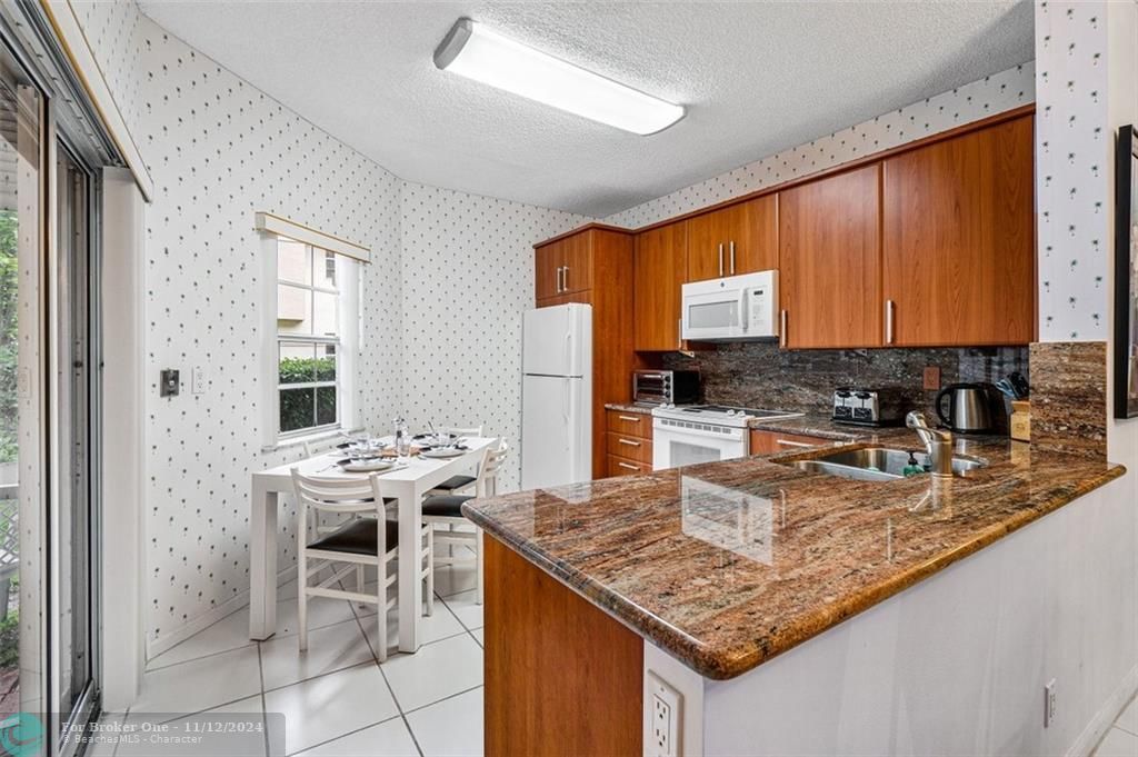 For Rent: $2,699 (2 beds, 2 baths, 1090 Square Feet)